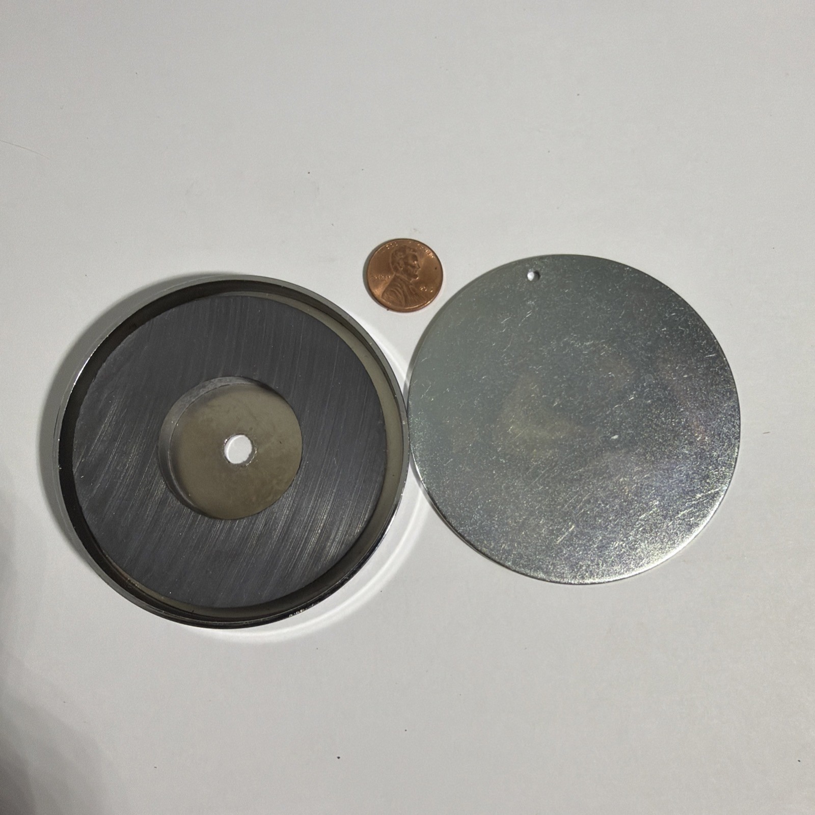 Ceramic round Base Magnet Fastener. Very Strong Magnets (5 pack) - 75 Lb Pull