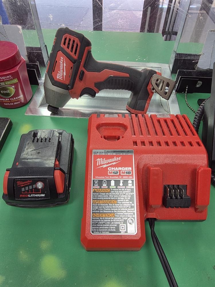 MILWAUKEE 2656-20 DRILL (E13007250)
