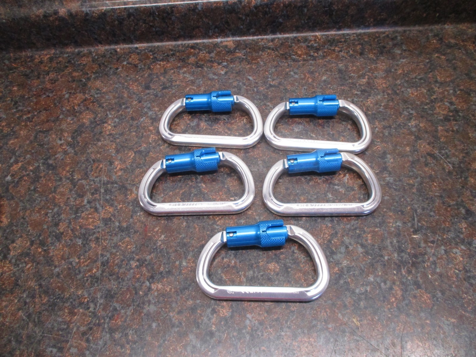 LOT OF 5 NEW Yoke N-2852G  Twist Lock Aluminum Carabiner 3600lbs Gate Strength