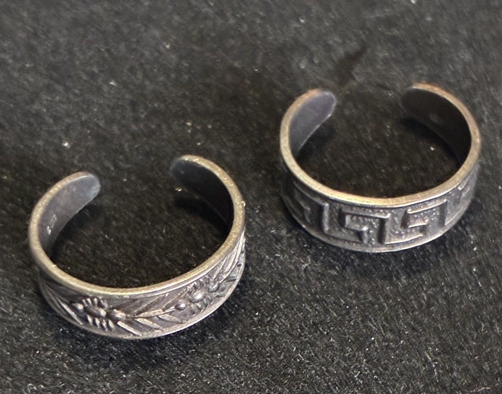 Two Toe Rings Fun Designs Size 2.5/3 Signed 925 Silver Vintage