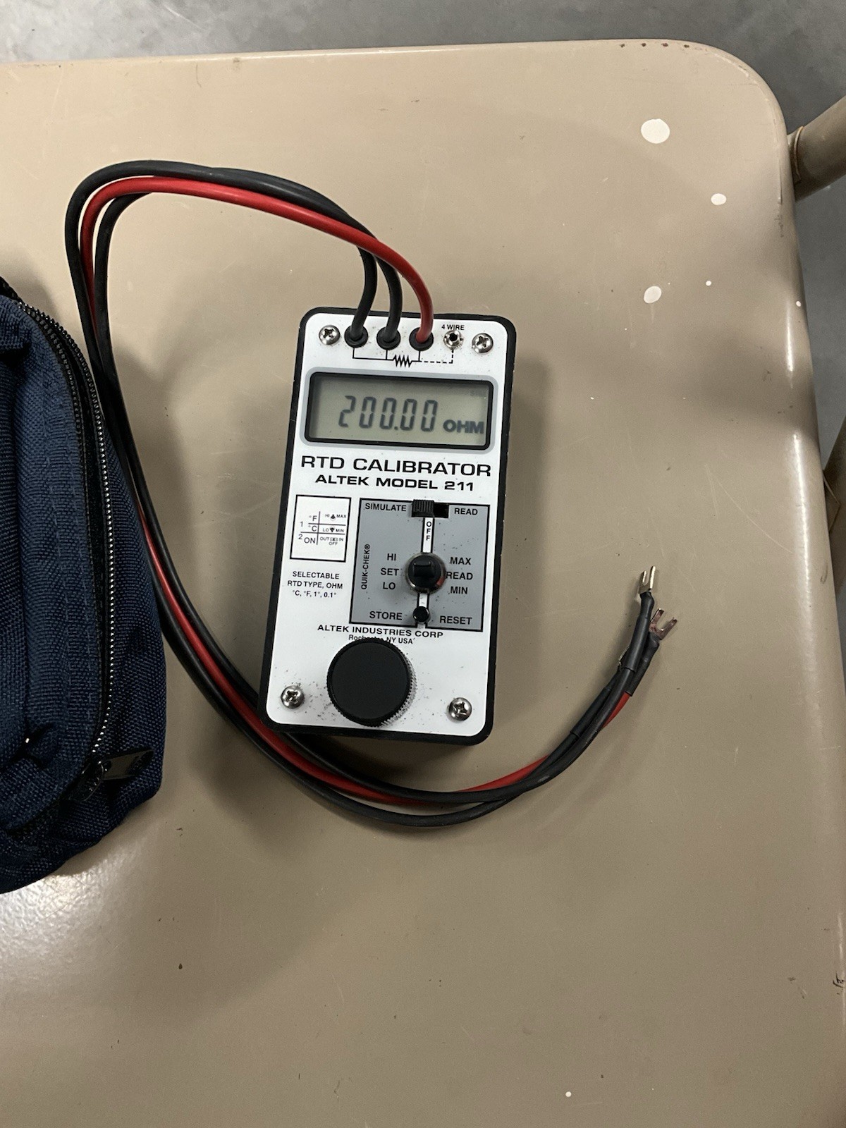 ALTEK RTD CALIBRATOR MODEL 211 WITH CASE POWERS ON