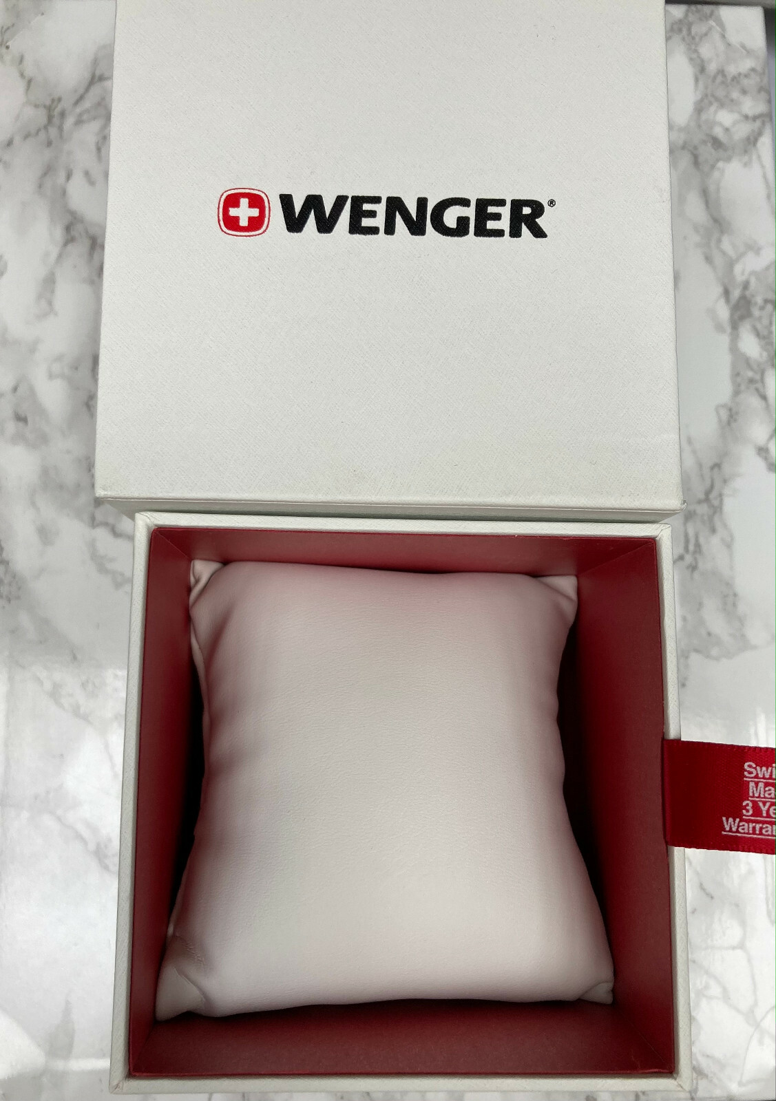 **WENGER DISPLAY PRESENTATION STORAGE BOX EMPTY WHITE & RED NEW WITH DEFECTS**