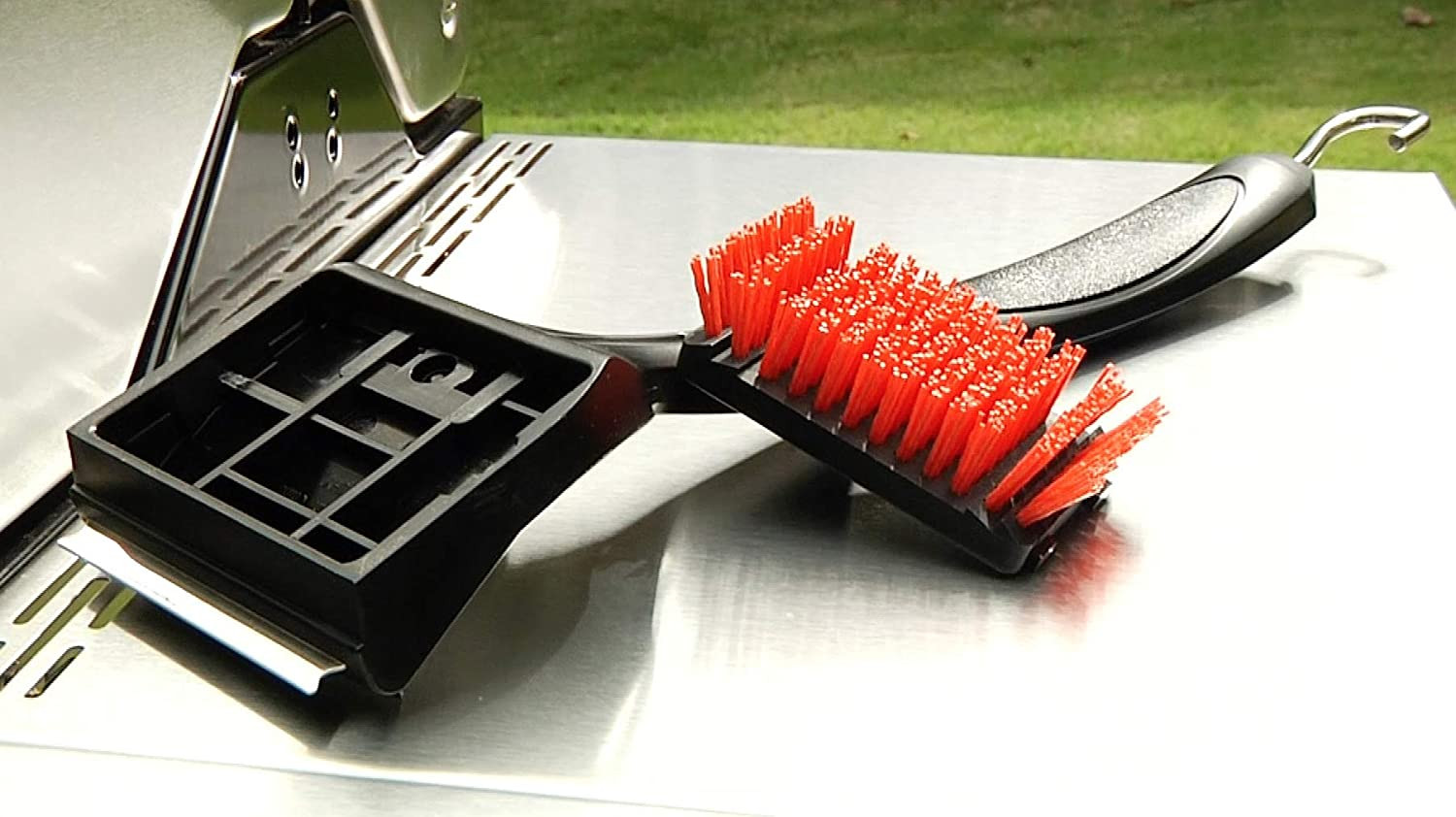 ® SAFER Replaceable Head Grill Brush - 8666894W06