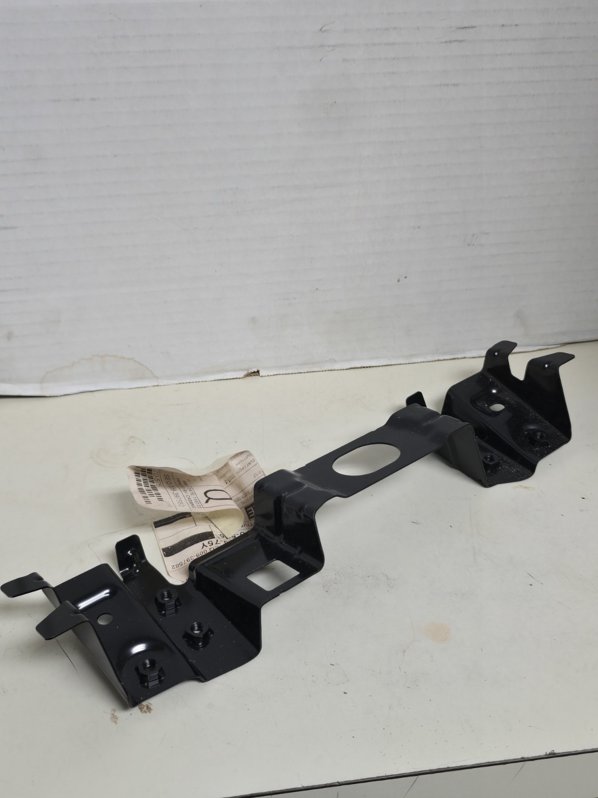 Genuine Mazda Rear Body Panel Bracket D10E-70-75Y