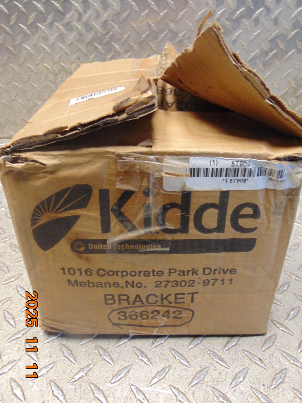 KIDDE 5T909 BRACKET ASSEMBLY 366242