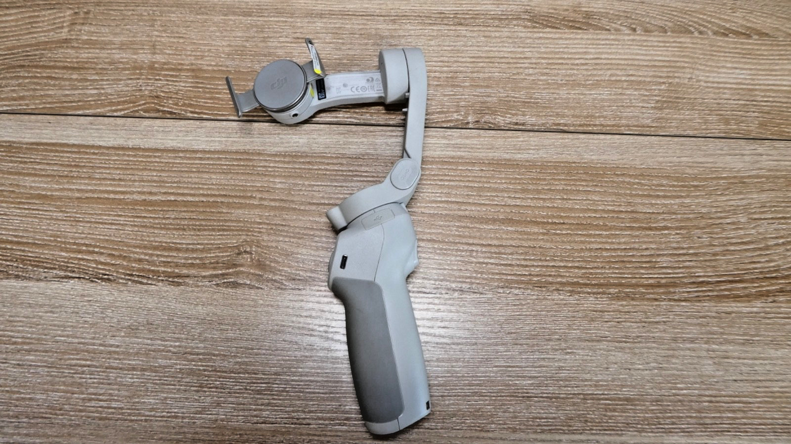 DJI OM 4 - Handheld 3-Axis Smartphone Gimbal Stabilizer - Works Great