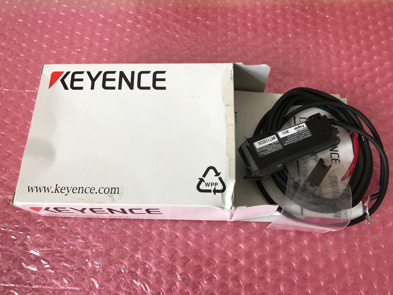 Keyence LV-11 SBP, Measuring Amplifier 16bit Digital Amplifier PNP, New Original Packaging