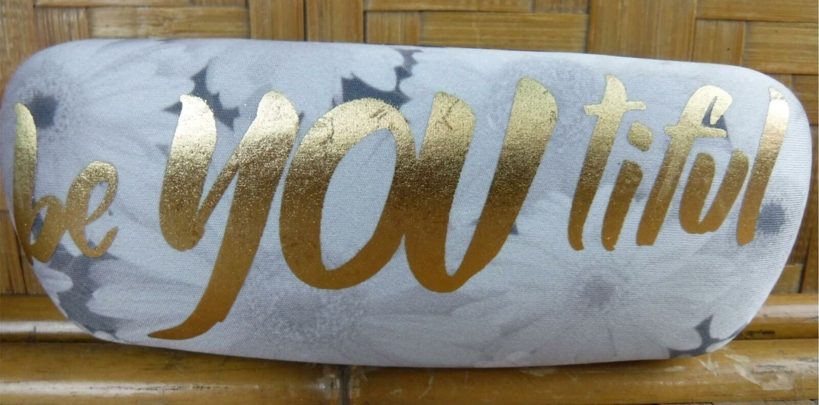 be YOU tiful Glasses/Sunglasses HARD SHELL CASE with Cleaning Cloth