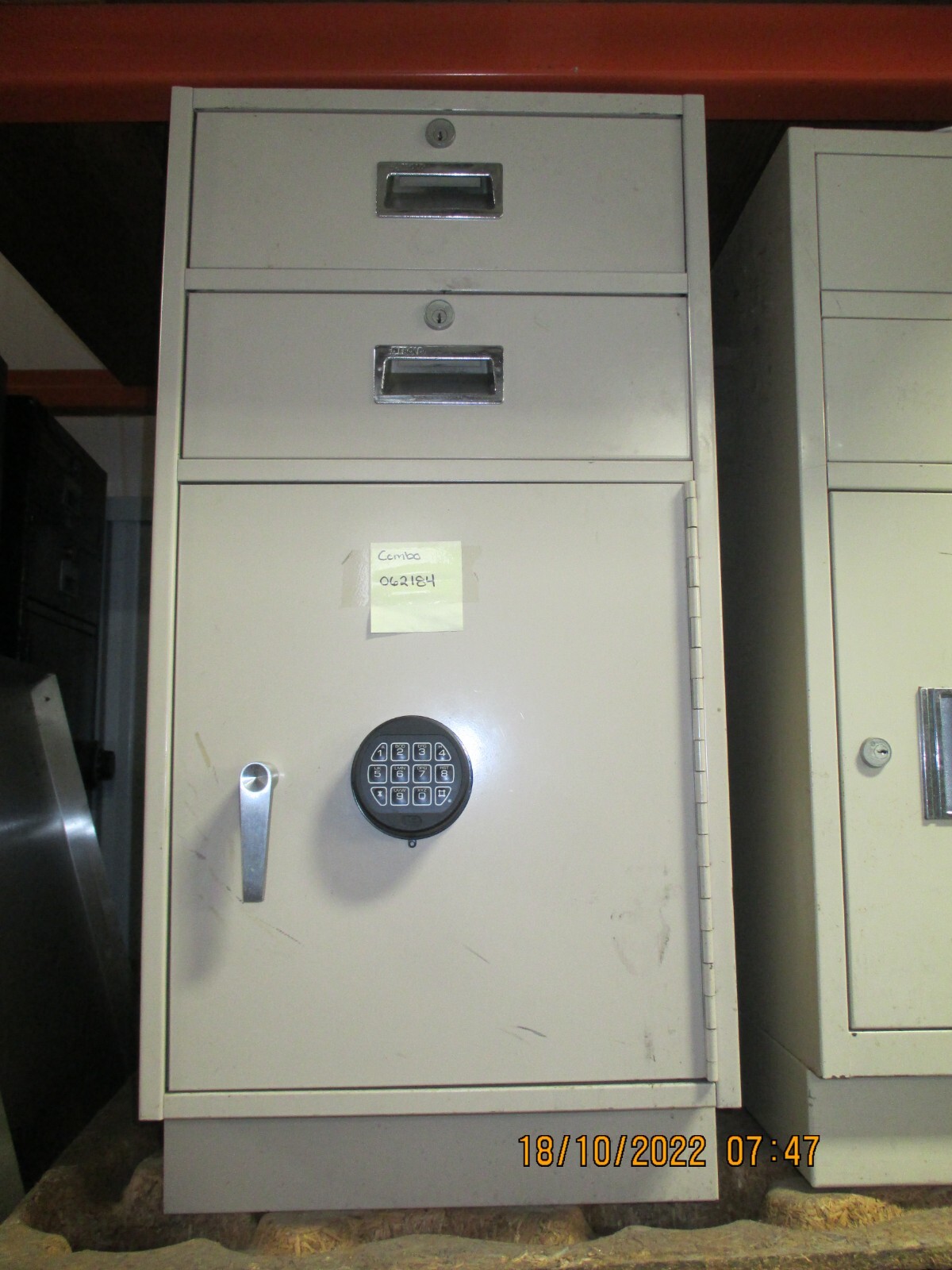 Diebold 2-Drawer Cabinet Bank Teller SAFE w/o  Keys & Combination