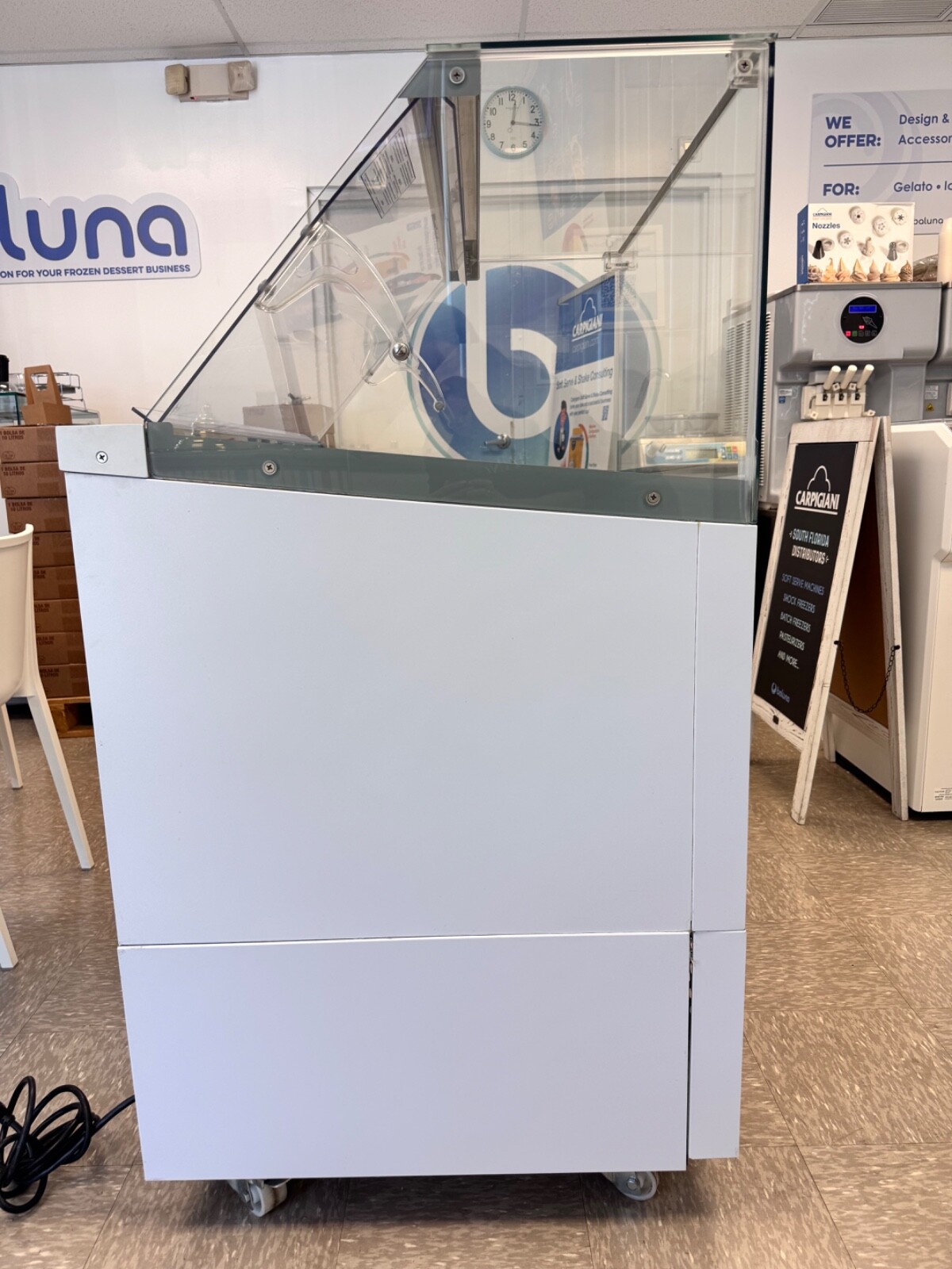 DEMO - ISA Cold Wall Display Case - 6 Flavors