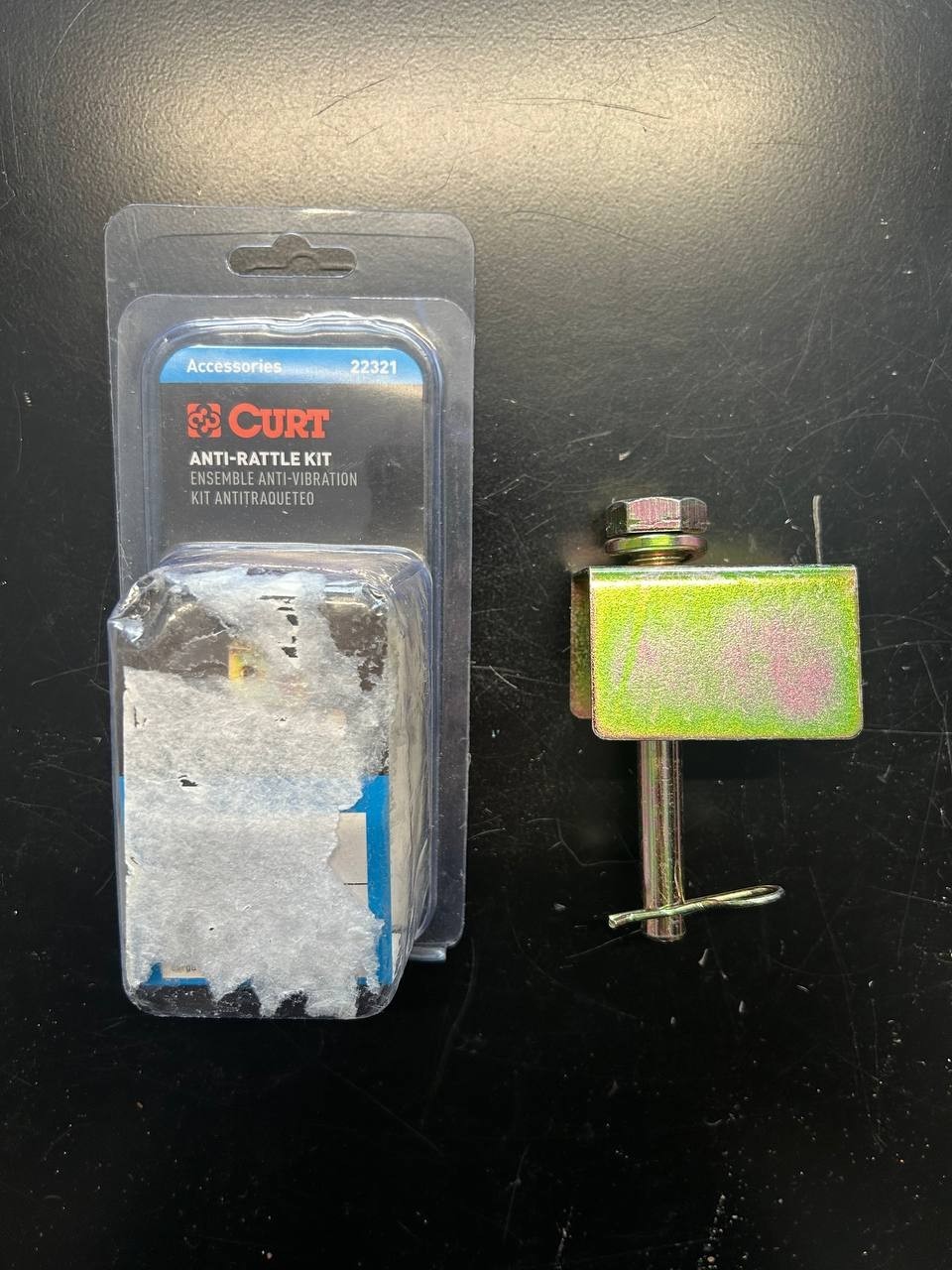 Curt 22323 Anti-Rattle Hitch Pin & Shim 2" Receiver 5/8" Hole Brand New