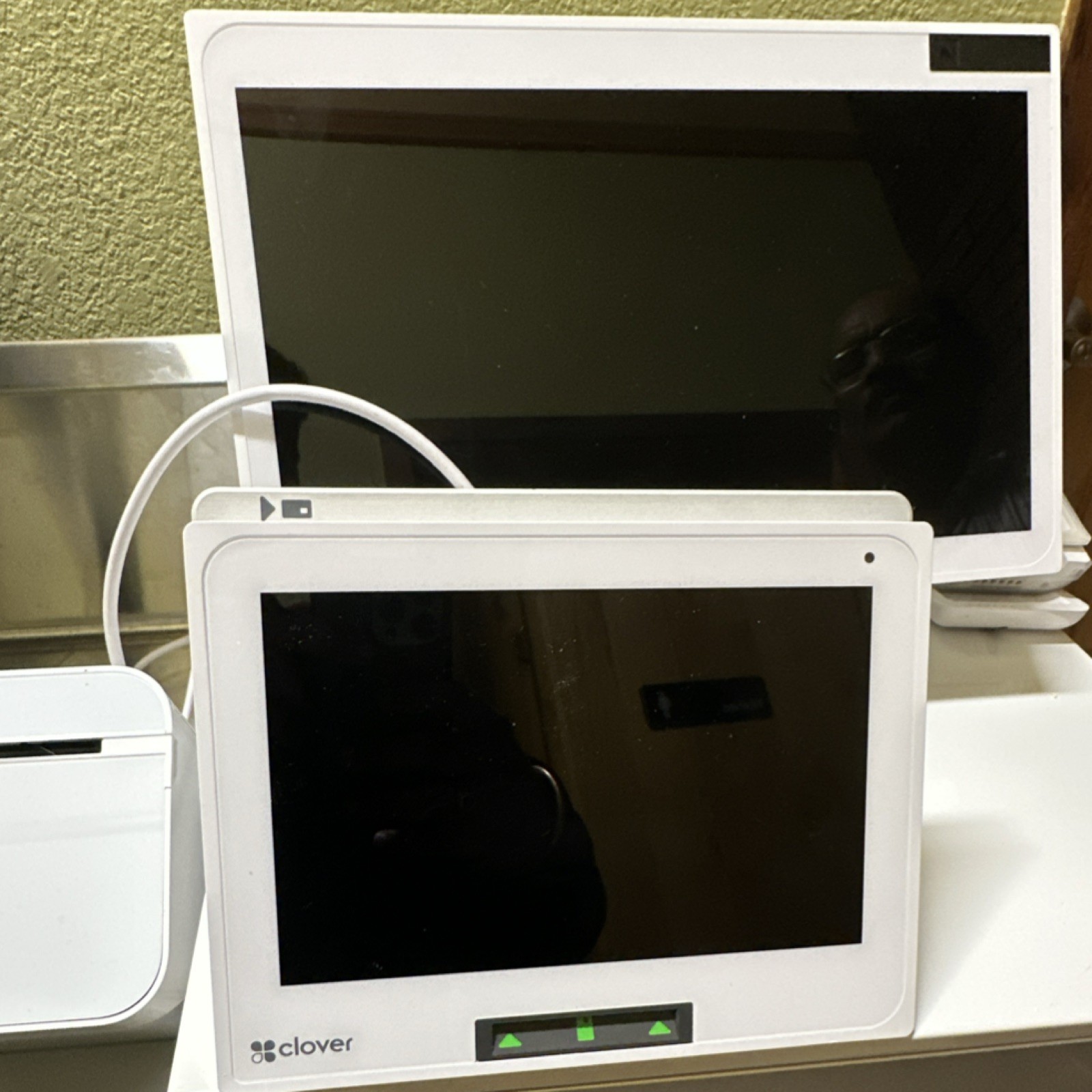 Clover POS System with Cash Drawer, Touchscreen Terminal, Receipt Printer