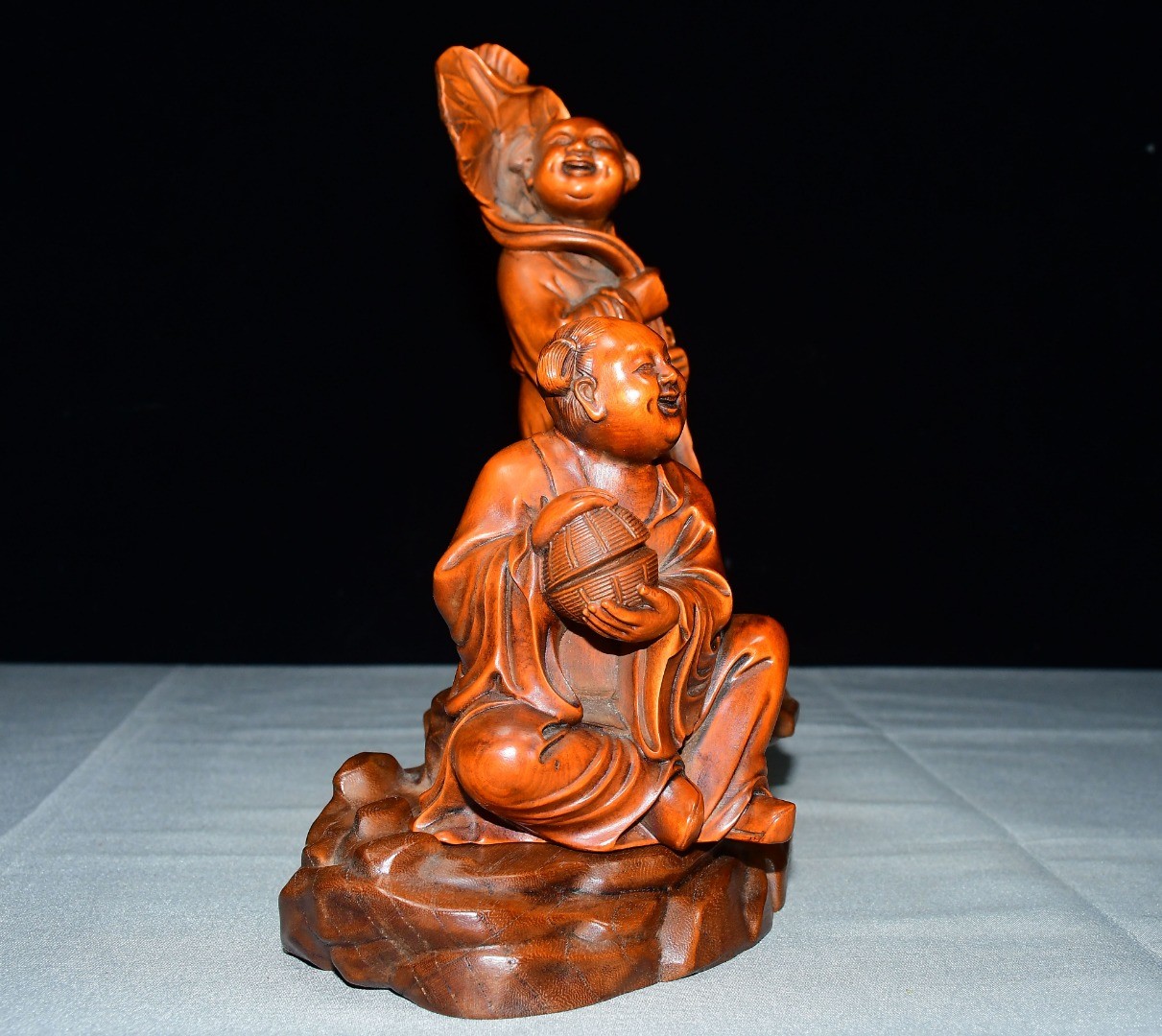 Exquisite Small Leaf Boxwood He He Er Xian Ornament