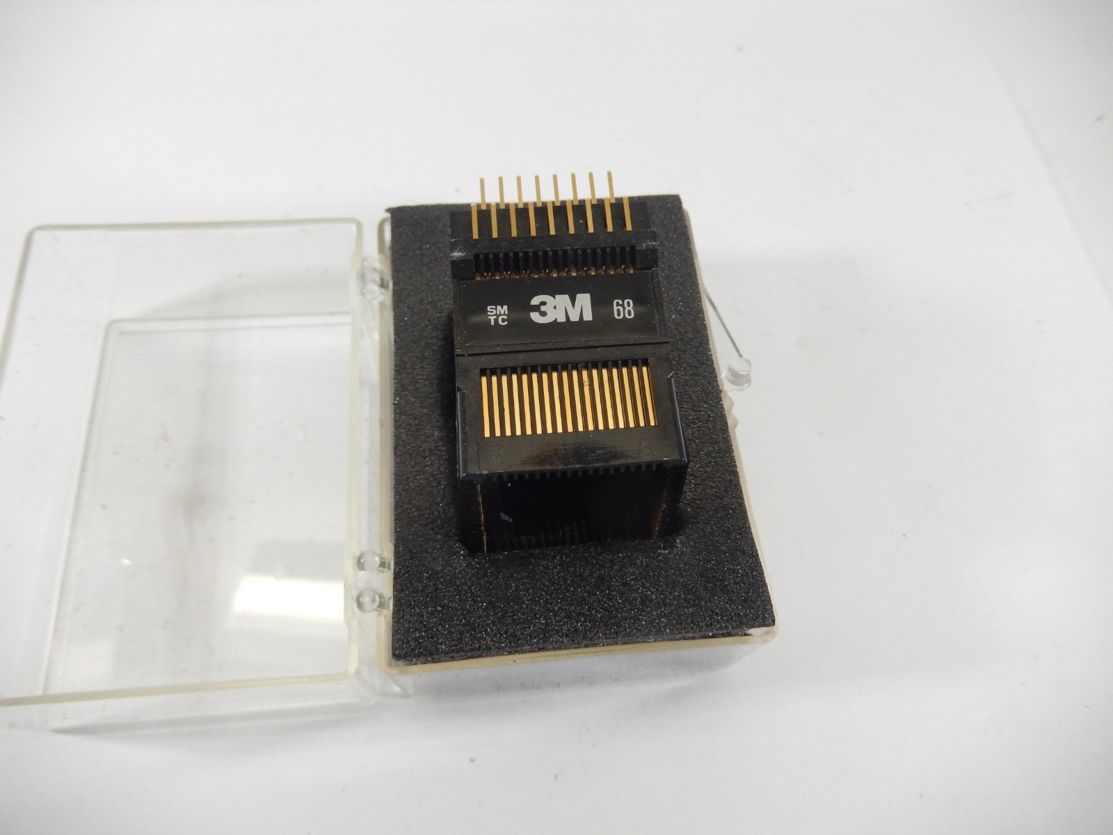 3M SMTC-68 SURFACE MOUNT TEST CLIP W/ GOLD PINS