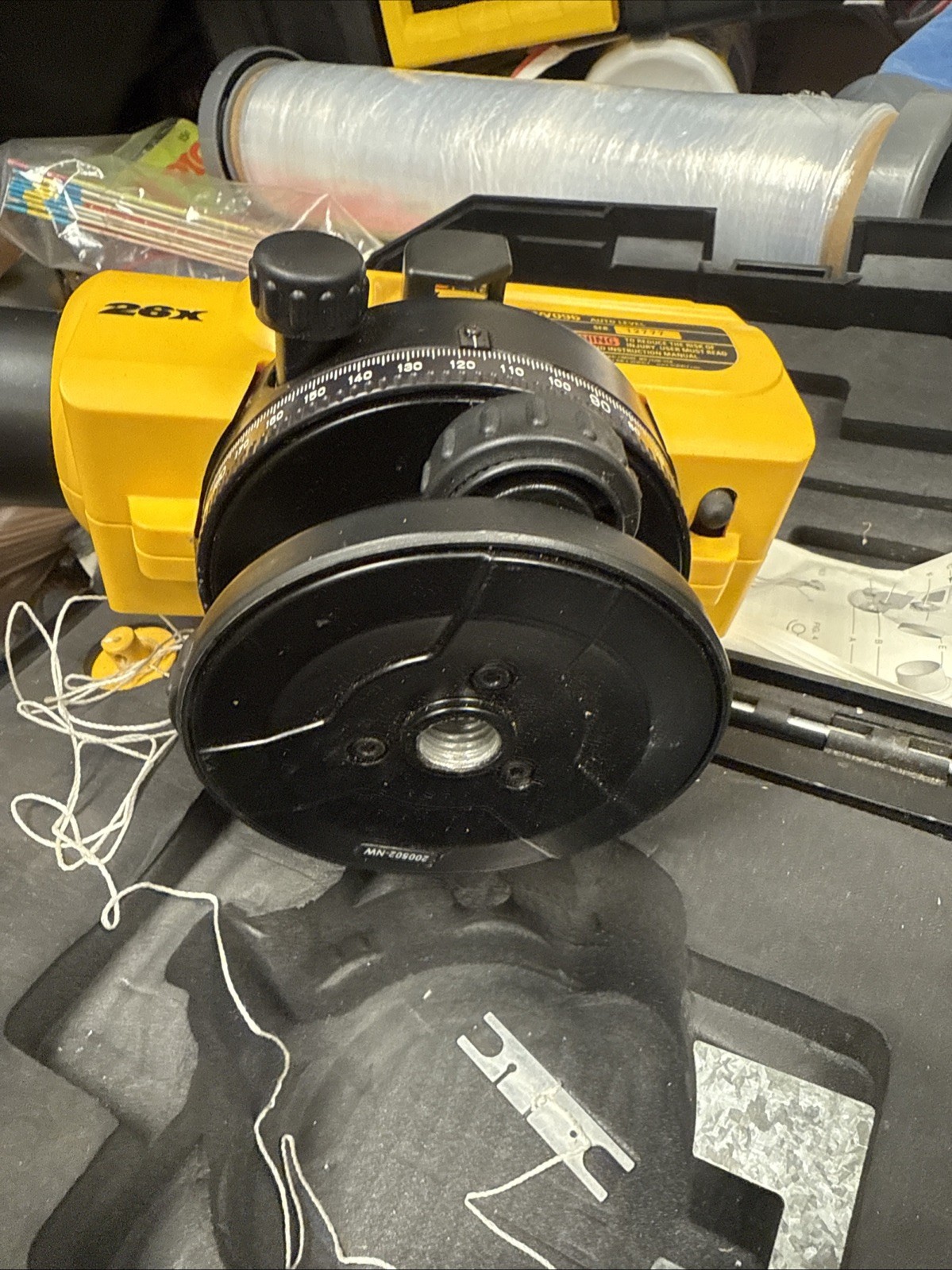 Dewalt DW096 Automatic Level, 26x Magnification, Type 1, w/original Storage Case