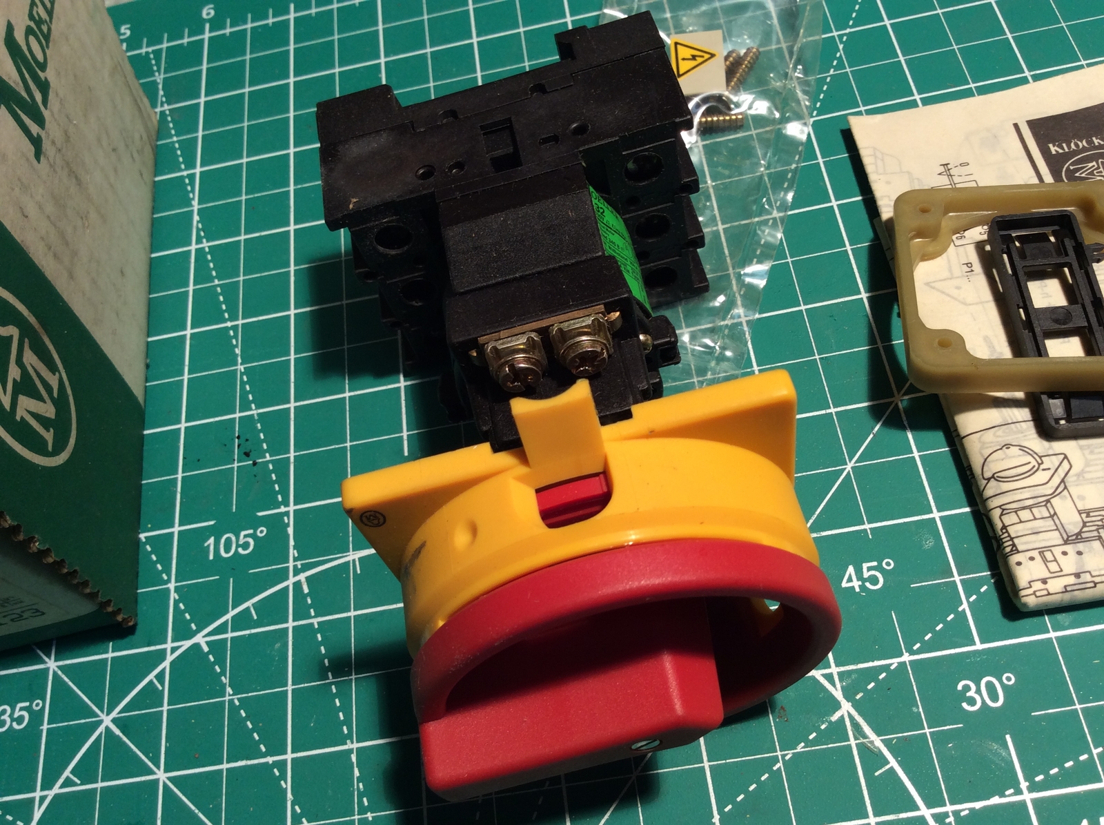 1 pc Moeller P1-32/V/SVB Main Switch, New (334)