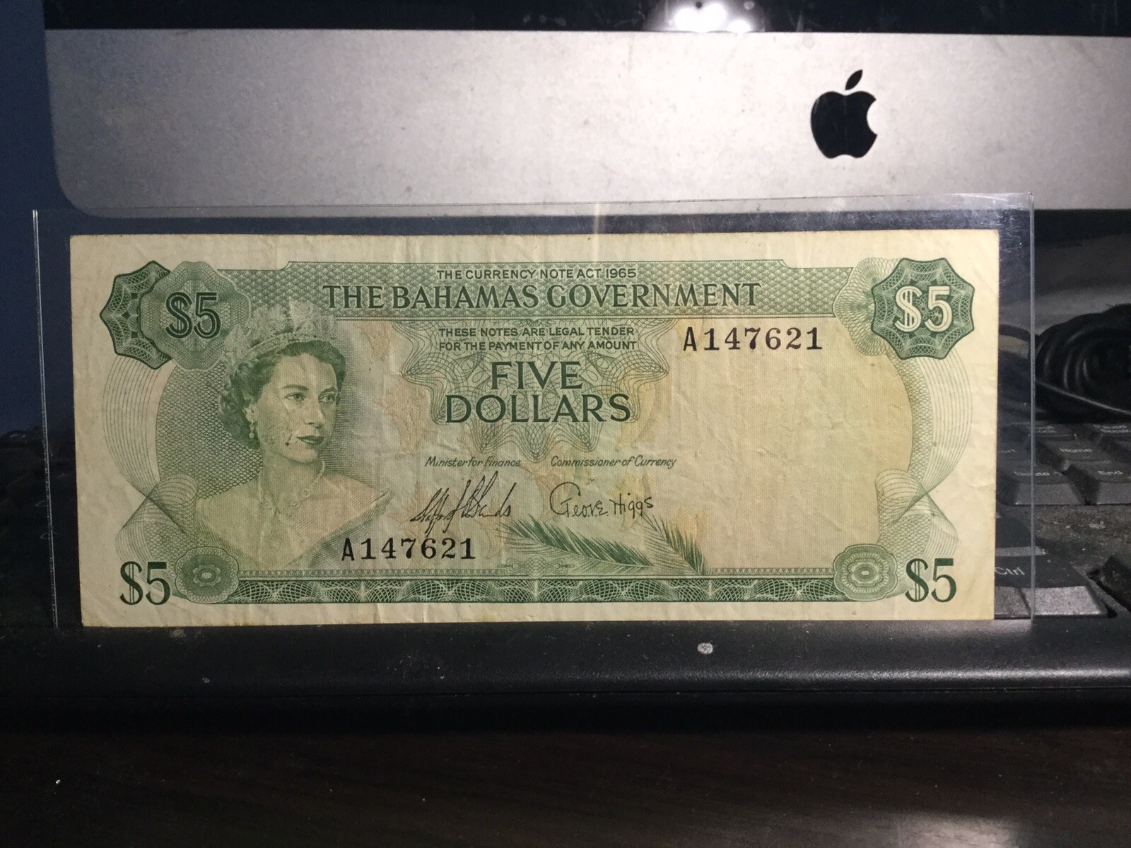Bahamas Currency $5- 1965 Original Colour ,first printXxxtremely Rare - Xcellent