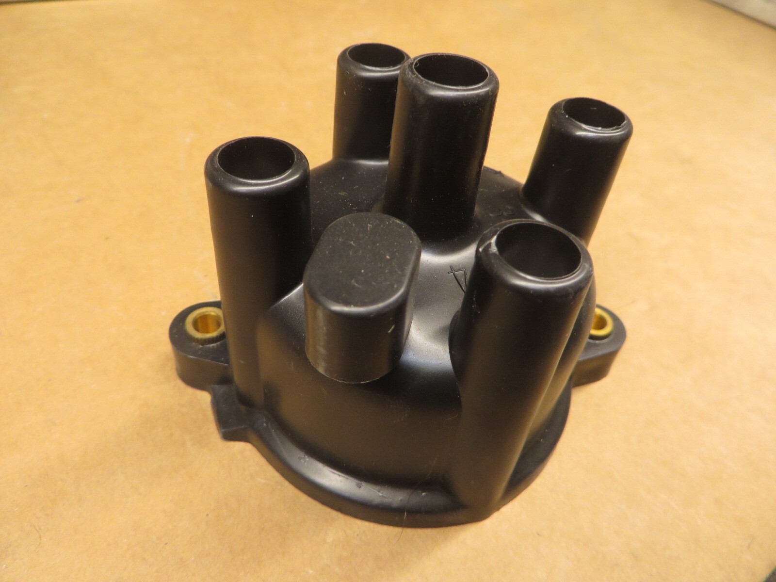 DISTRIBUTOR CAP # JA946, # 4839 vintage new NOS replaces TOYOTA OEM # 1910138150