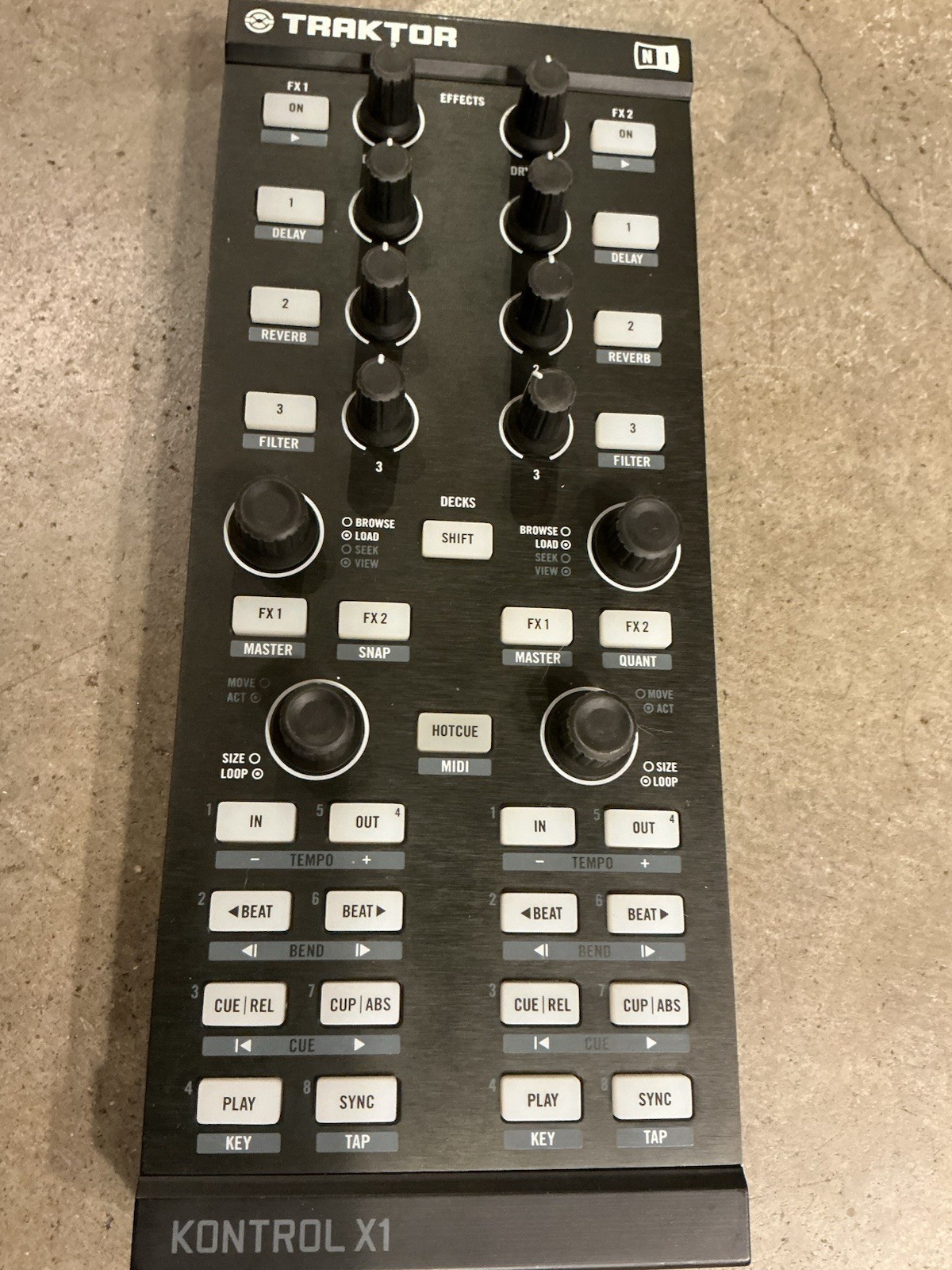 Native Instruments Traktor Kontrol X1 DJ Decks Effects Controller TESTED #CM7