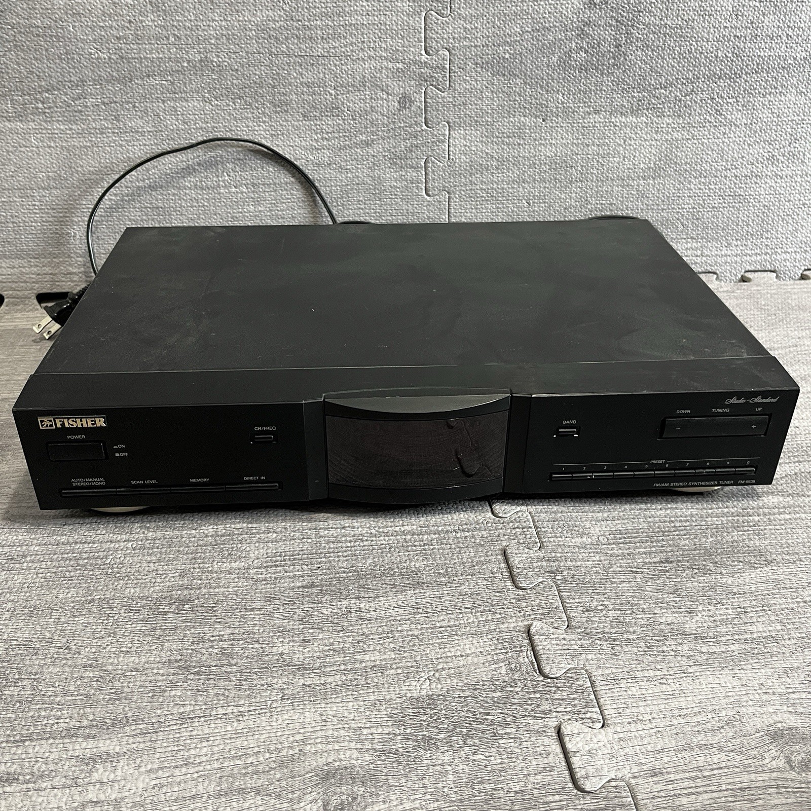 Vintage Fisher FM-9535 Stereo AM/FM Synthesizer Tuner Black