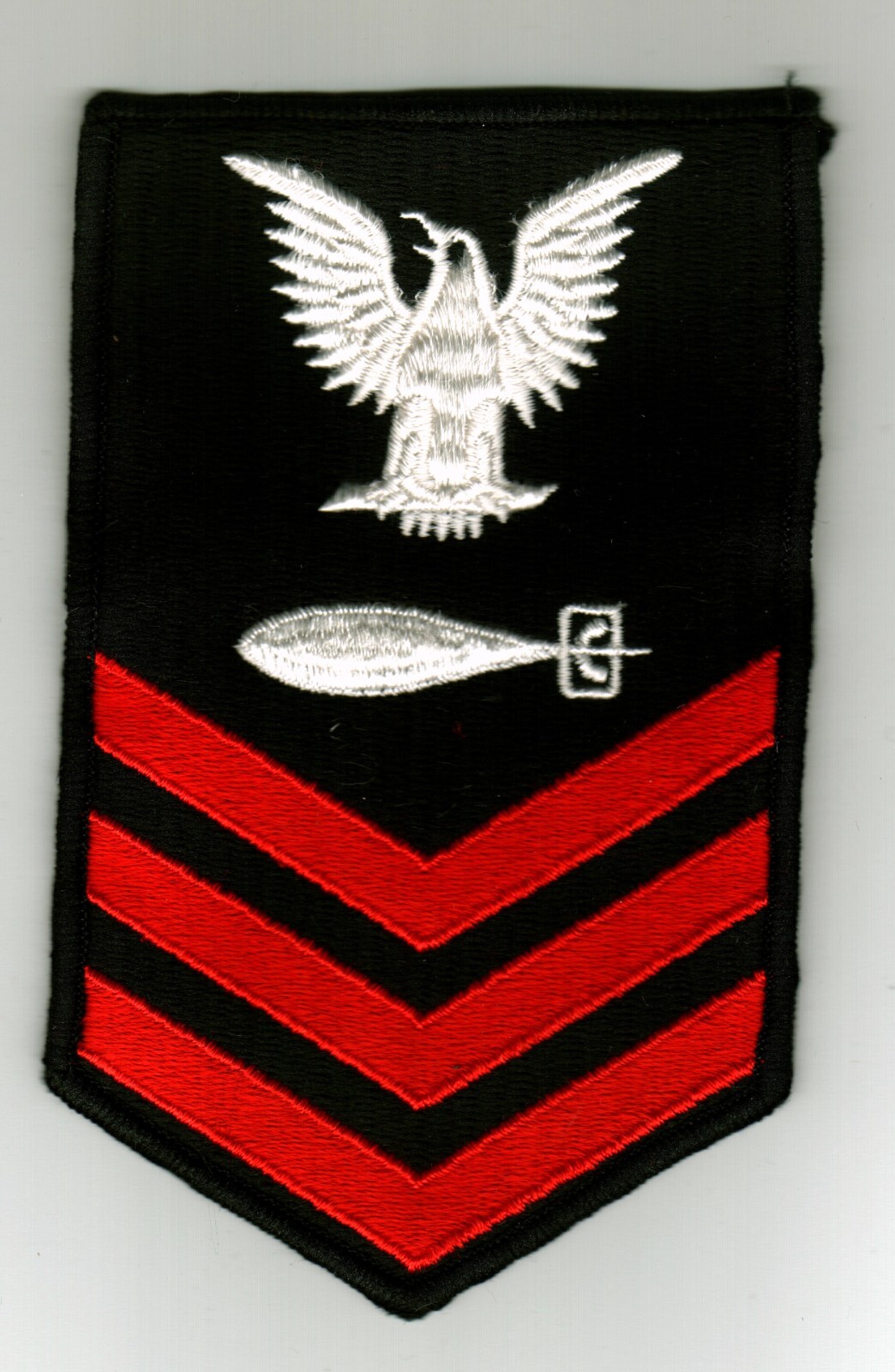 USN TORPEDOMAN’S MATE RATING WHITE ON BLUE FULL EMBROIRDERED TM1 E-6 NOS