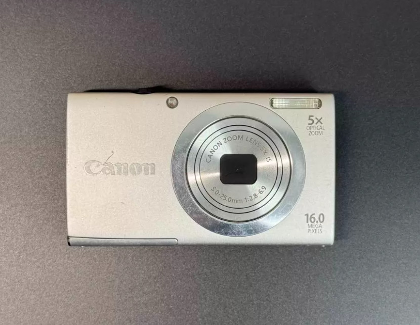 Canon PowerShot A2400 IS 16Mp Digital Camera 16.0 MP 4X Optical Zoom Accessories