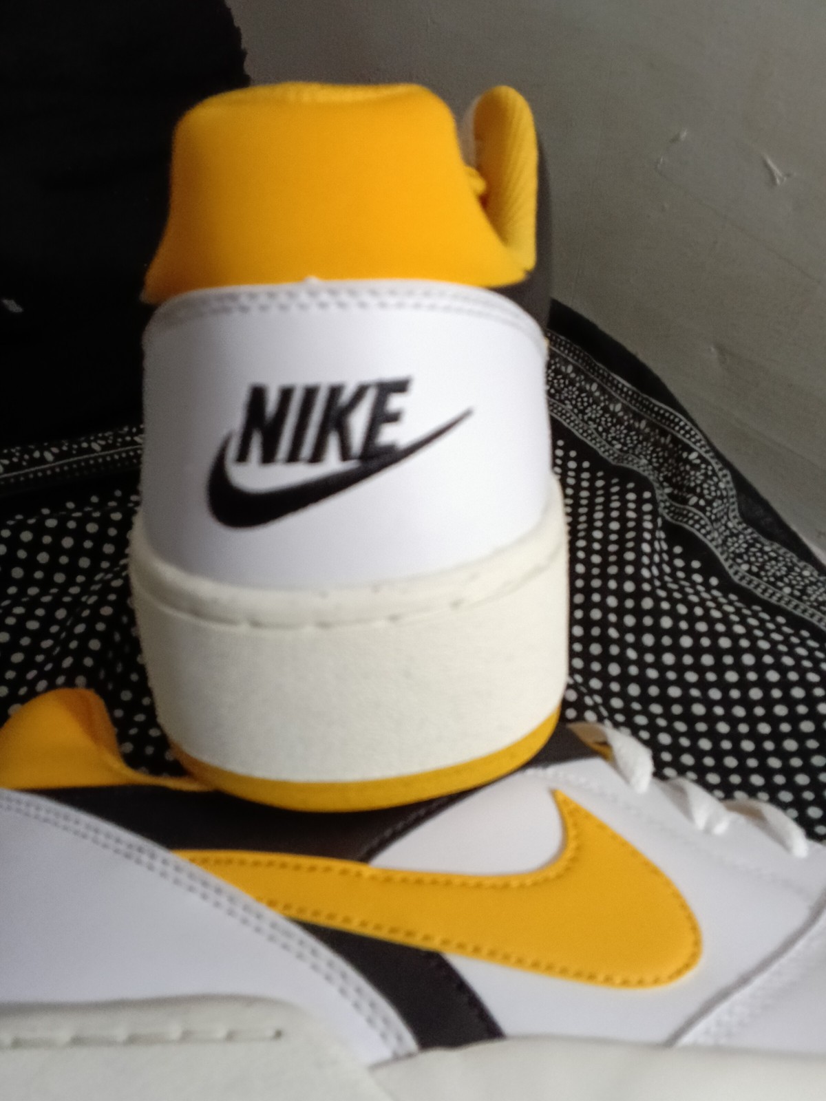 Nike Full Force Low White University Gold Size 12