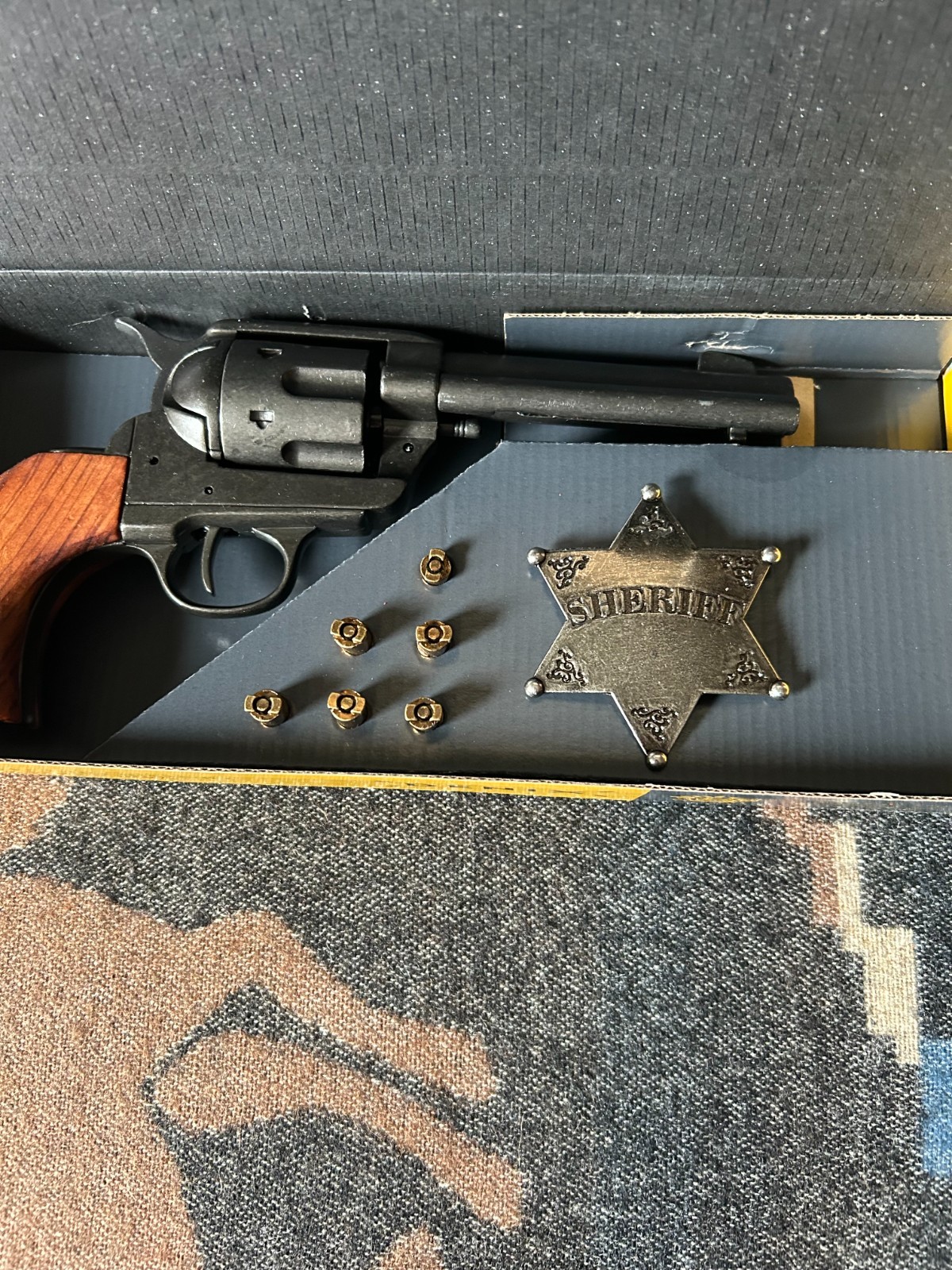 Denix M1873 45 Peacemaker Fast Draw Replica Cap Gun Set Black in Box Set + badge