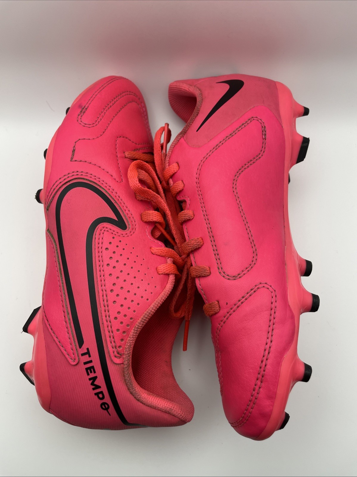 Nike Tiempo Soccer Cleats Pink/Black Sz 4.5Y DA1331-600