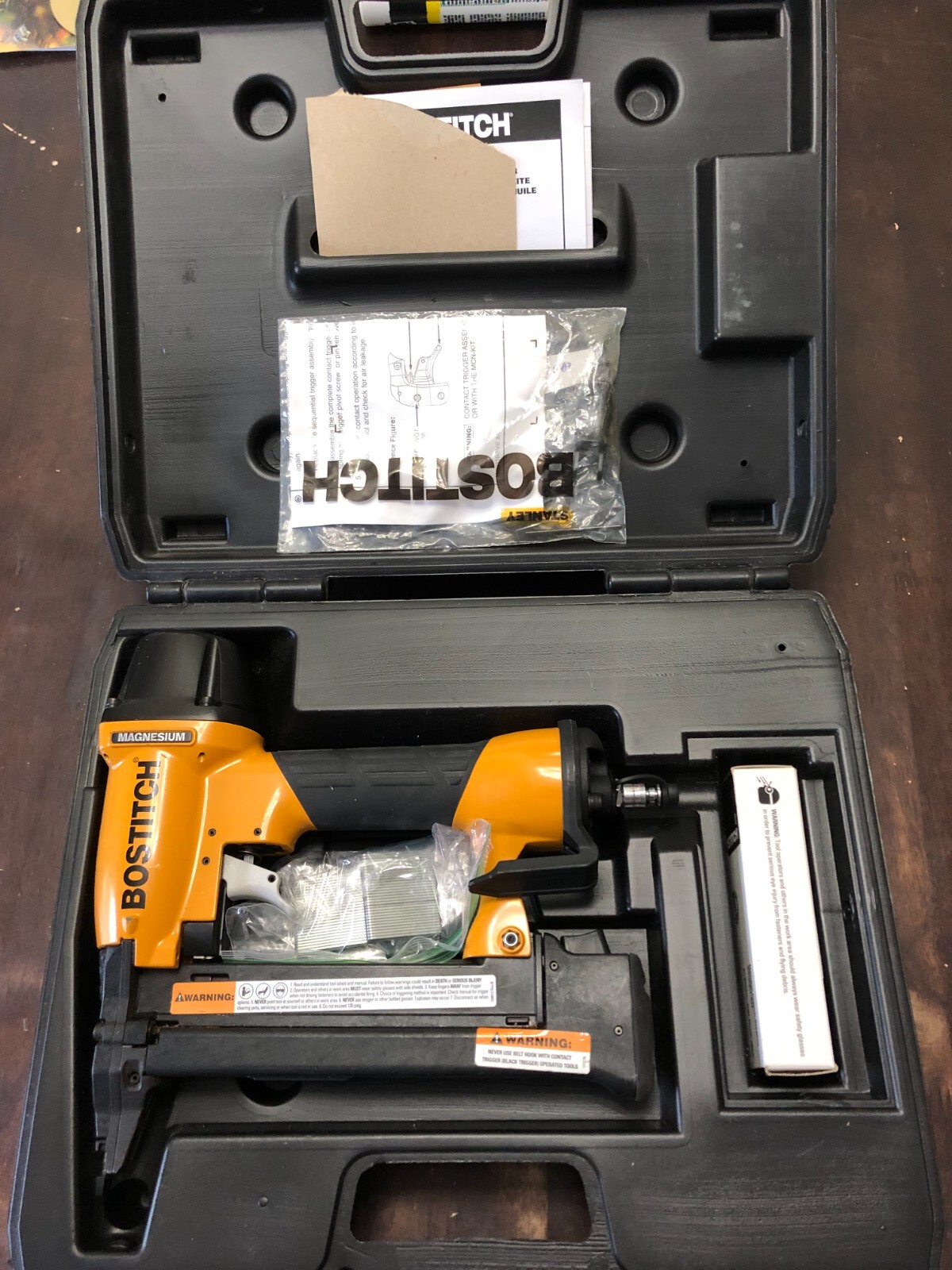 Bostitch SX150-2 Magnesium Narrow Crown Stapler Pneumatic with Case