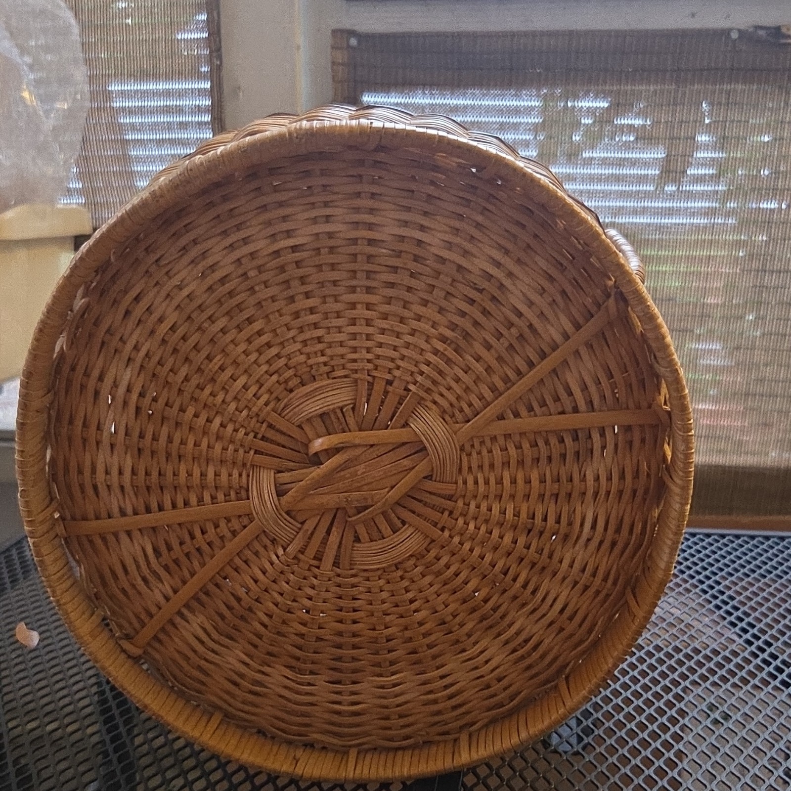 Round Wicker Basket with Lid and Handle, Brown, Medium, 10" Diameter, Handmade