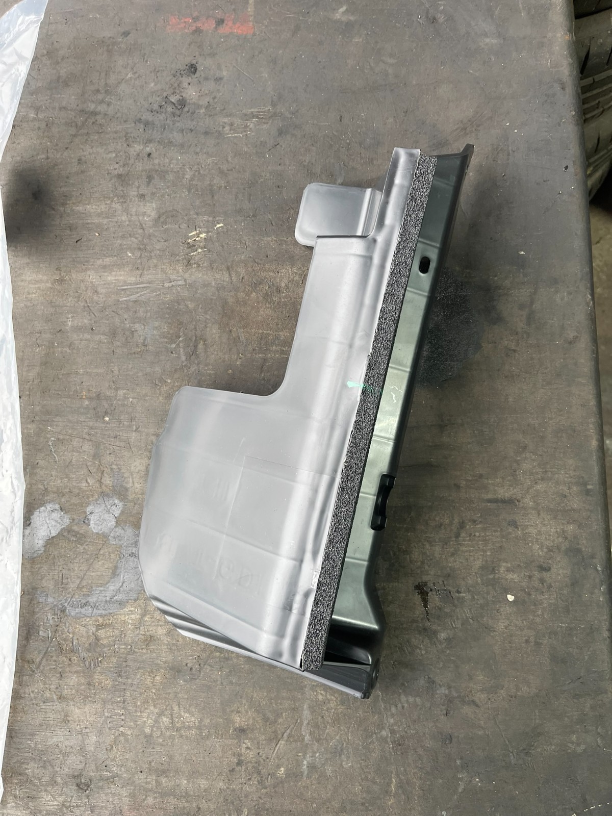 Hyundai i30 2016-2020 - Left Passenger Side Air Intake Duct 29136-G4200