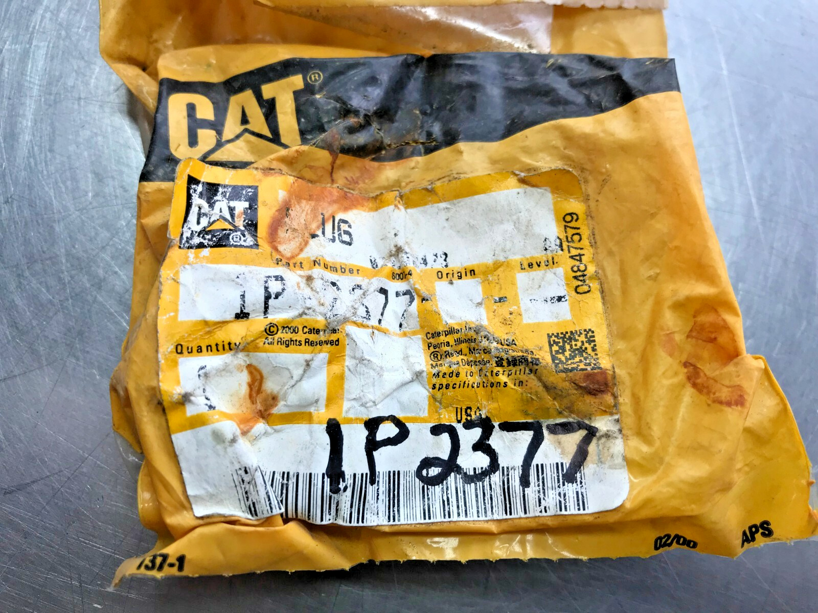 1P2377  GENUINE  OEM  CAT   DUST PLUG w/ Chain  Caterpillar  1P-2377
