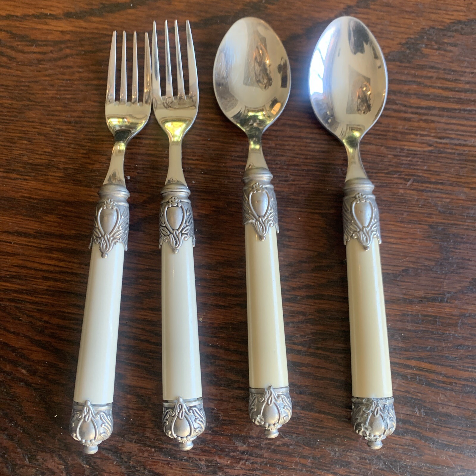 Home Essentials Renaissance Bone Stainless Steel Flatware 2 Salad Forks 2 Spoons