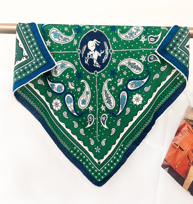 70% Cashmere 30% Silk Neckerchief 26'' Scarf Bandana Shawl cashew Print Wrap new