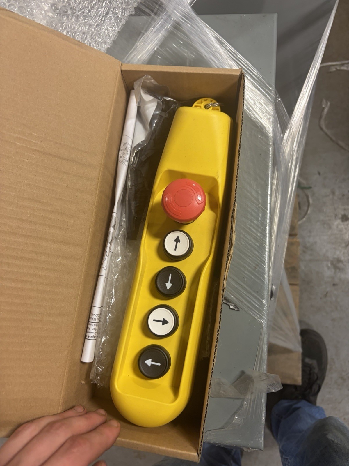 Allen-Bradley 800FC-5MTNEUEEDEEREELE Station 5 Button E-Stop OPEN BOX