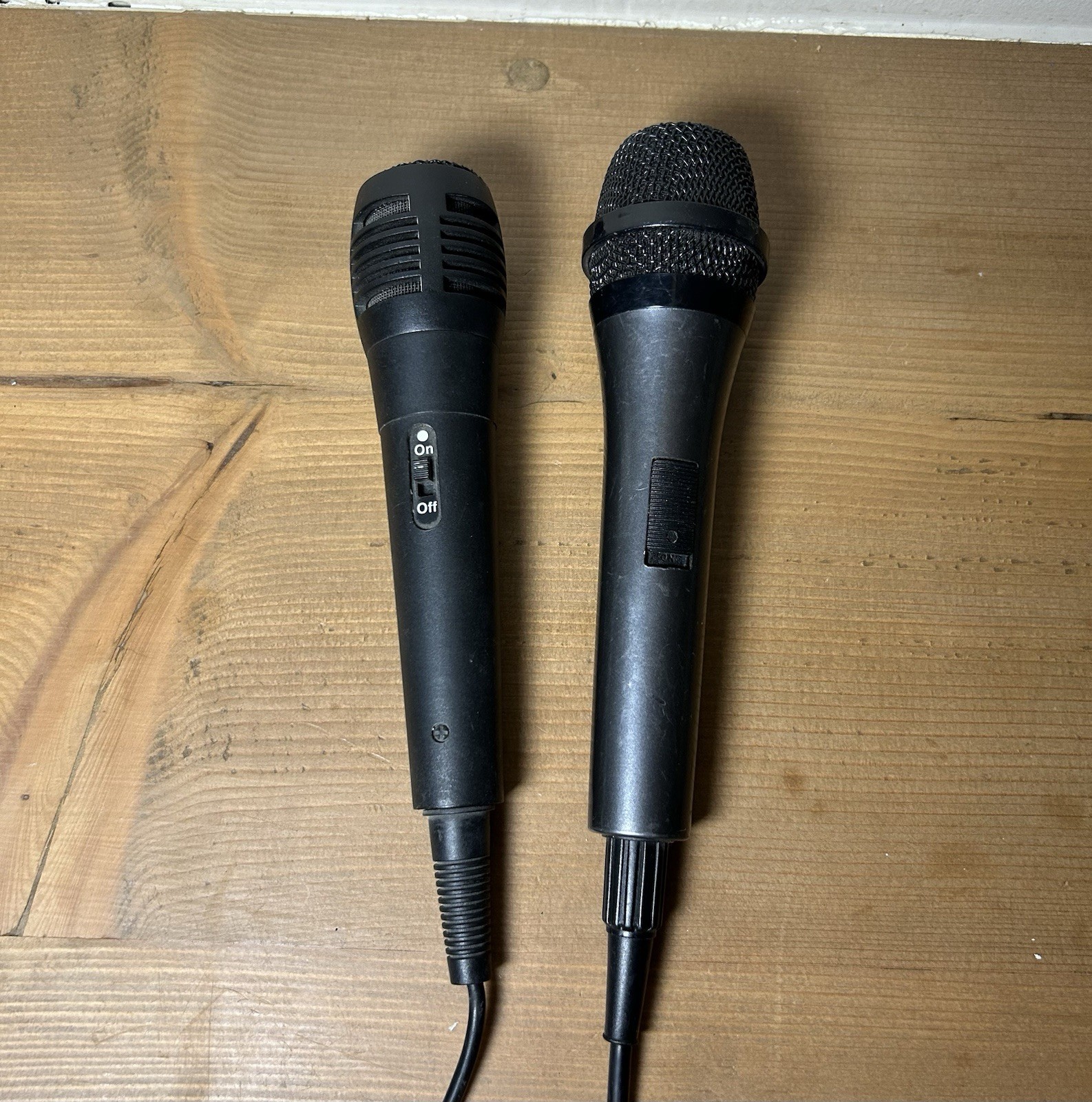 Generic Lot Of 2 Microphones Black Karaoke With AUX Plugin