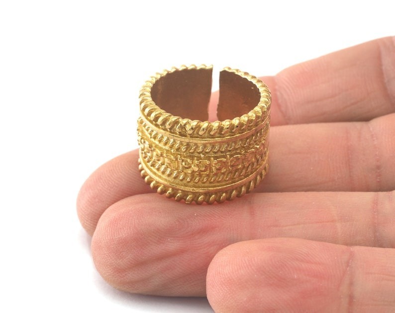 Textured Round Adjustable Ring Raw Brass (17.5mm 7US inner size) 2514