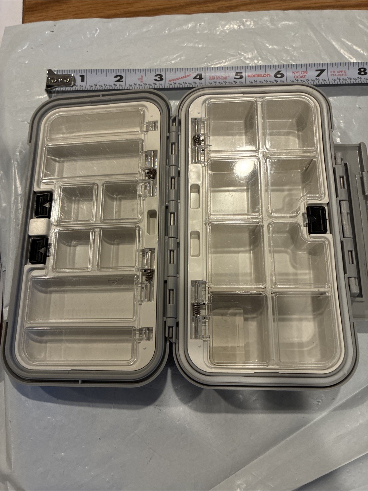 PILL ORGANIZER FOR TRAVEL / 16 Dividers / Plastic / 6.5”X4.5” / Gray
