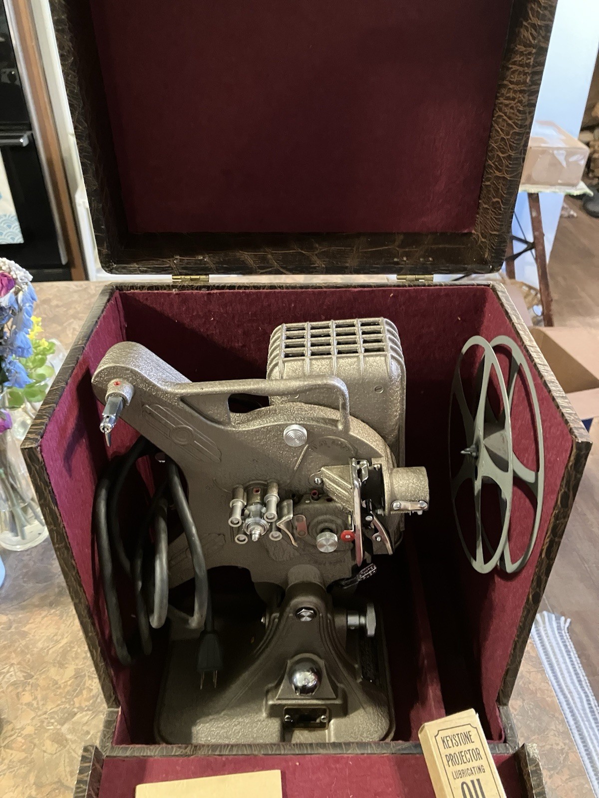 Art Deco Collectible Keystone Model A-82 16mm  Movie Projector W/Accessories!