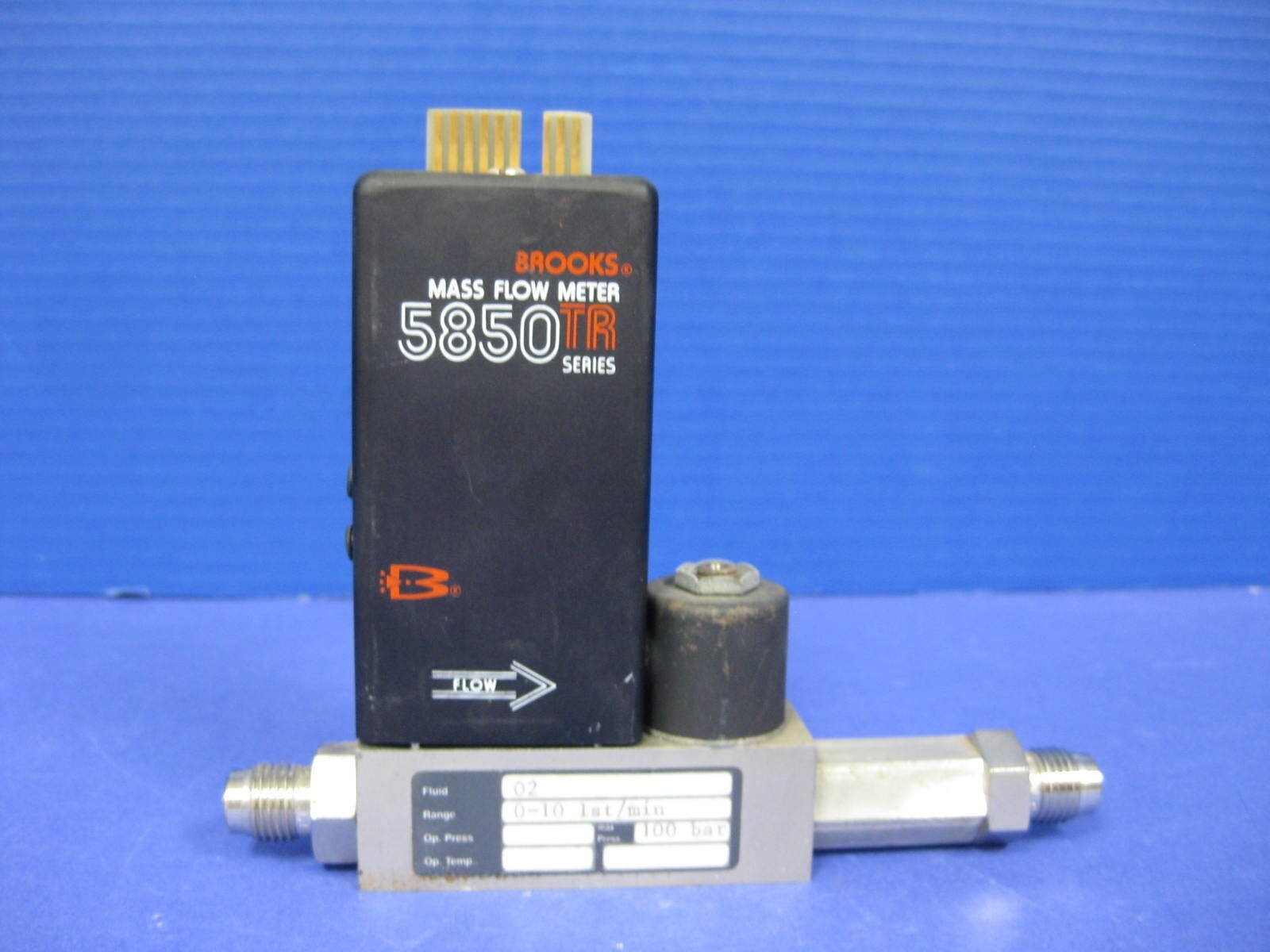 Brooks 5850TR, Mass Flow Meter, O2, 0-10 1st/Min, 1/4" MVCR, Used