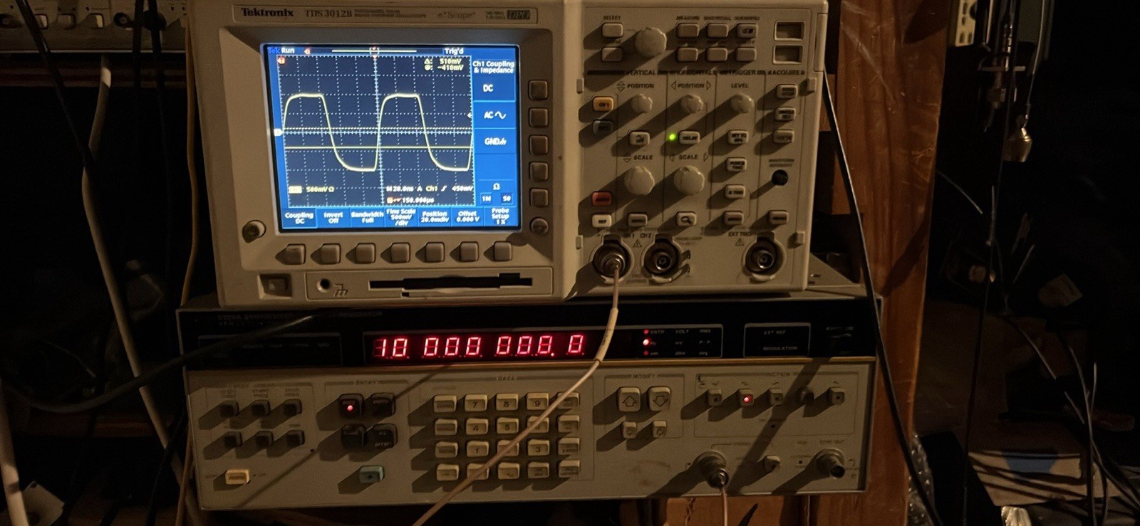 HP 3325A Synthesized Function Generator with OCXO and HV Option Working