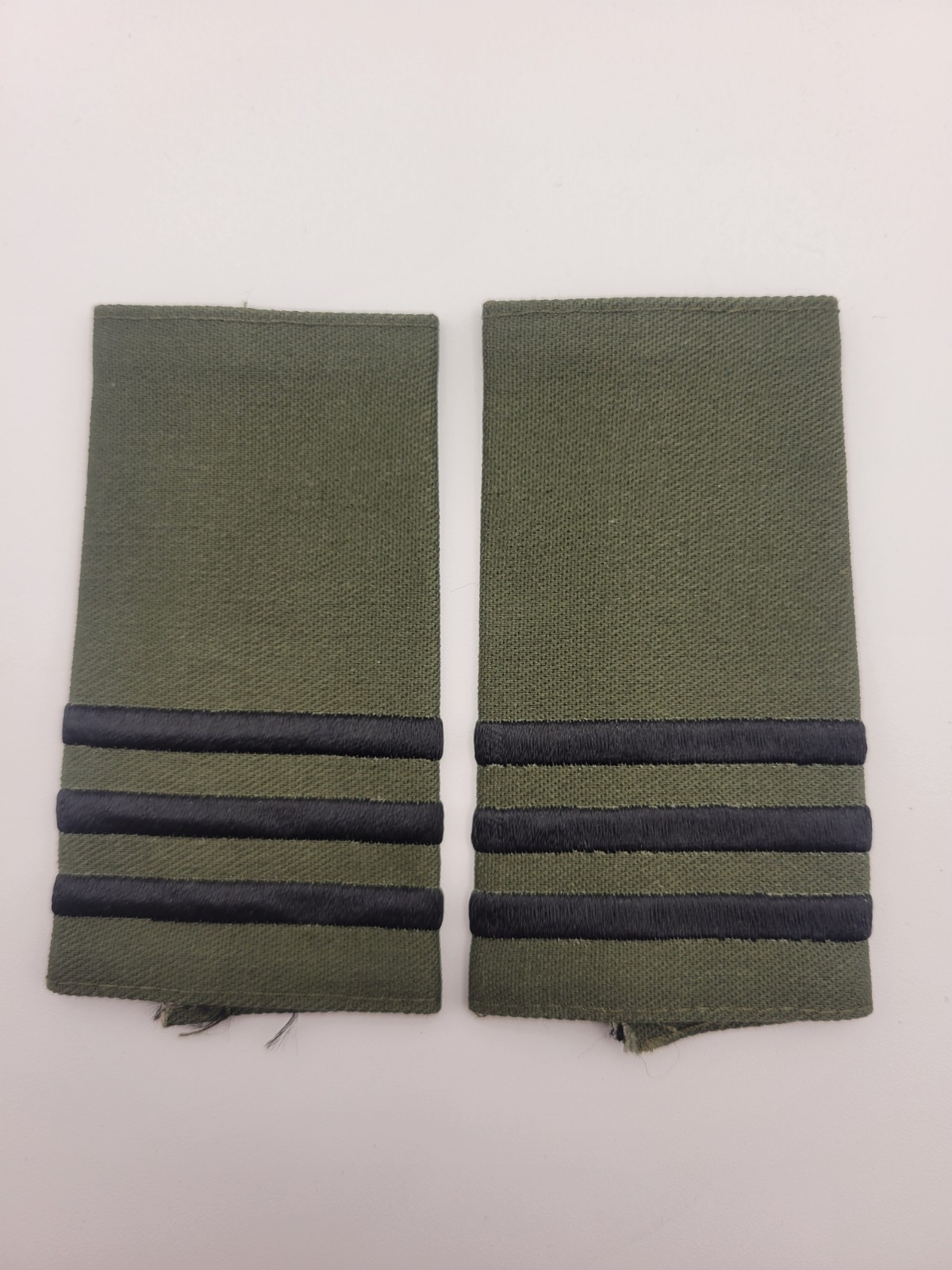 Set of 2 US Army Captain Shoulder Boards Epaulettes subdued 3 Bands Stripes