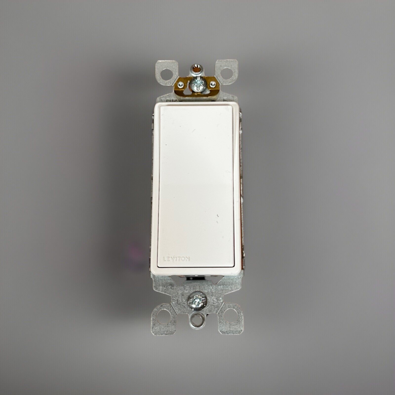 Levition Decora 1-Count Rocker Light Switch - White M32-05601 15A