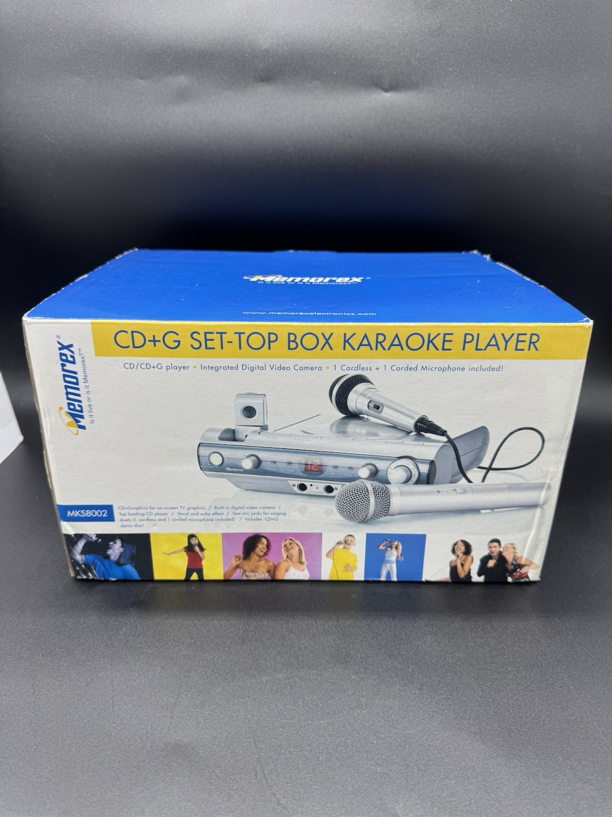 Memorex MKS8002 CD+G Karaoke System Camera 2 Mics Remote Complete