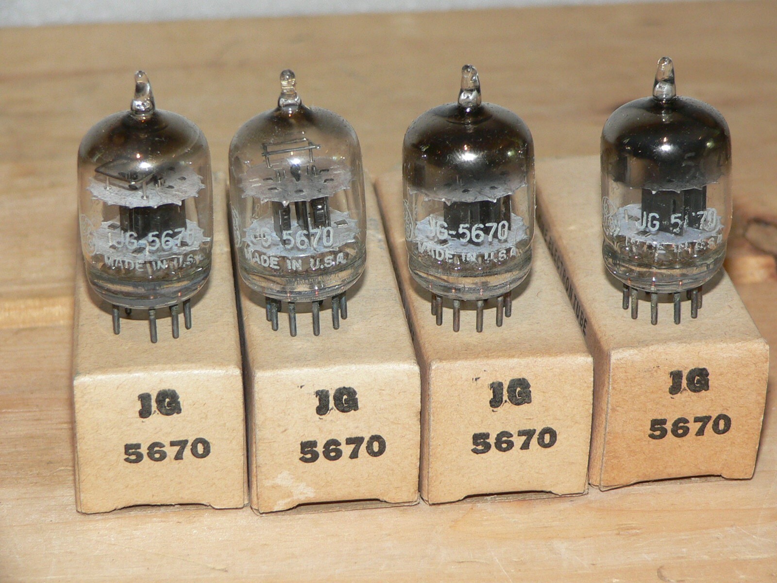 4 NIB GE 5670 Tubes (USA )  1952 D-Getter