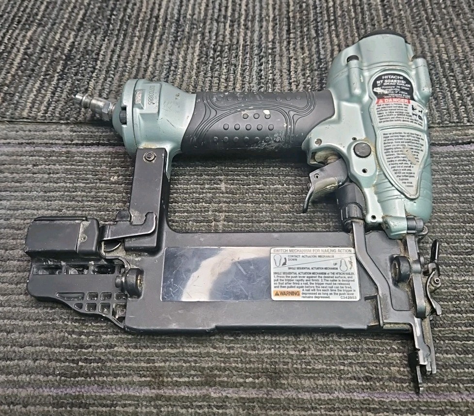 Hitachi NT 50AE2(S) 2" Brad Nailer with Case