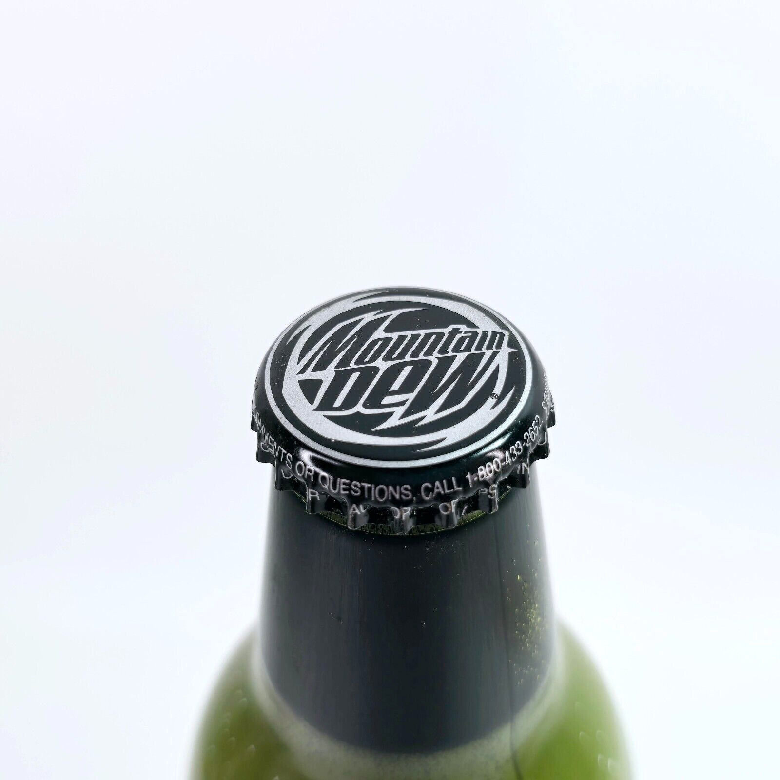 Mountain Dew Bill Hilly It'll Tickle Yore Innards! 2007 Green Label Art Bottle