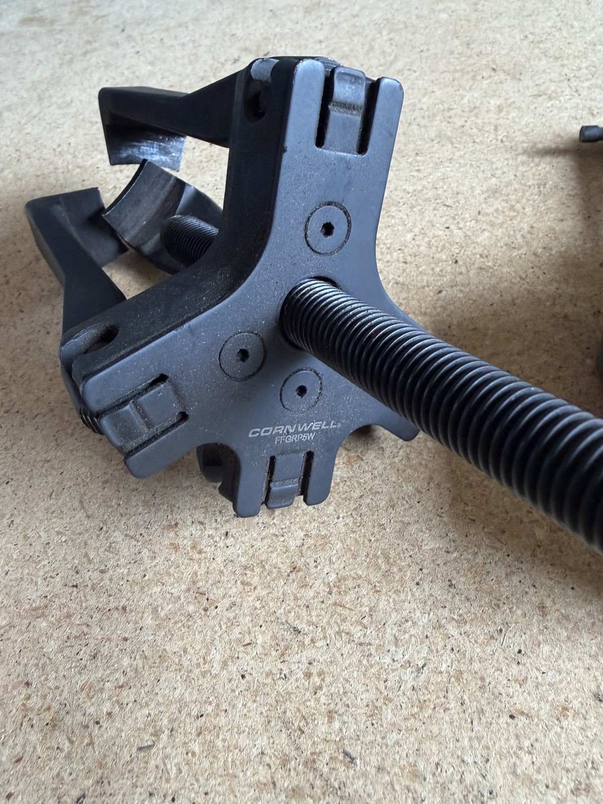 Cornwell Pullers Harmonic Balancer Puller And Puller Extractor