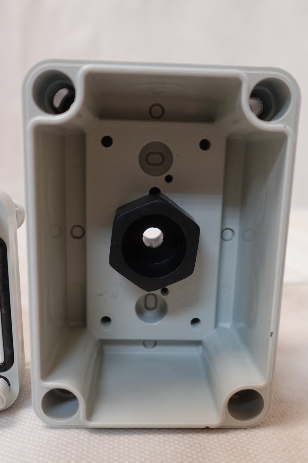 ACI - HVAC Averaging Sensor Housing & Mounting Hardware Kit A/1K-2W-A-50-4X